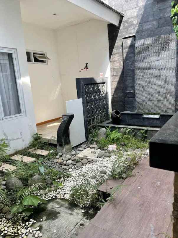 dijual murah rumah bergaya eropa