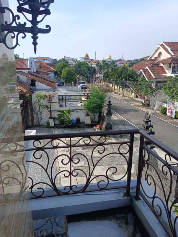 dijual reddoorz 2 lantai banyumanik semarang