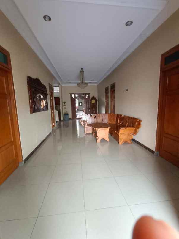 dijual reddoorz 2 lantai banyumanik semarang