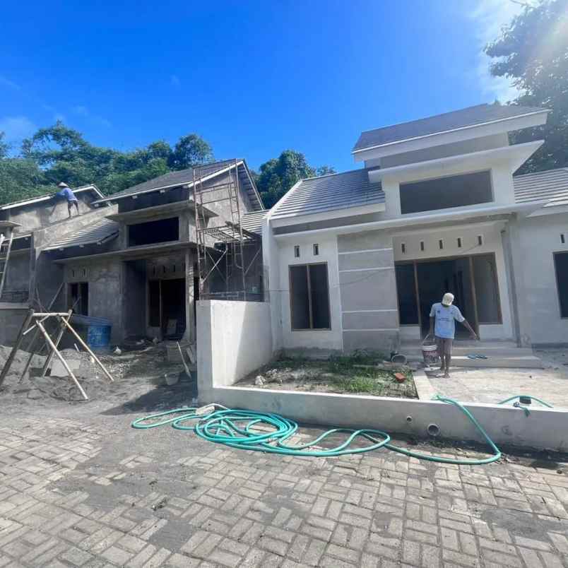 dijual rumah 1 km kampus mercubuana