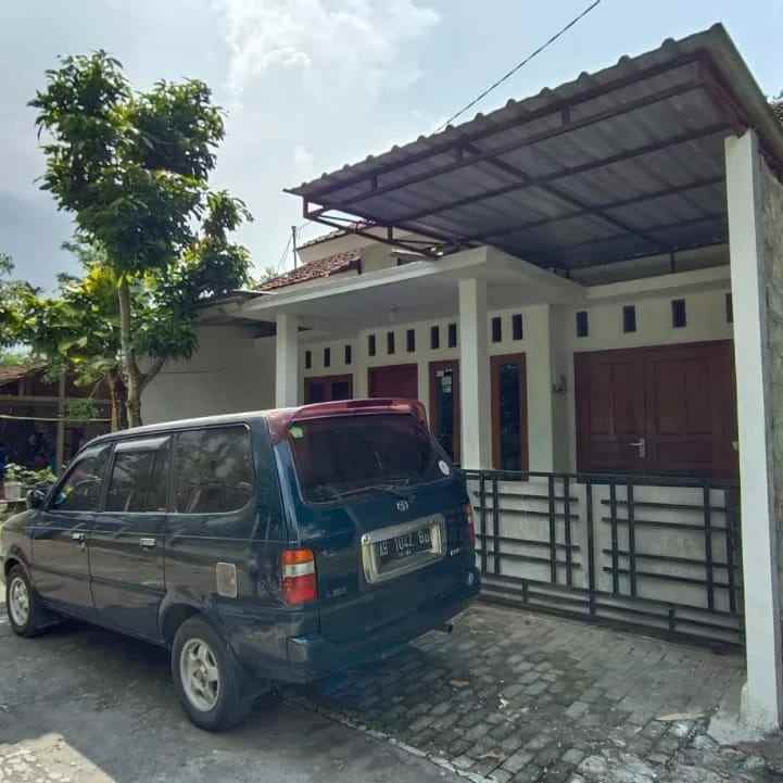 dijual rumah 2 km ke kampus uii