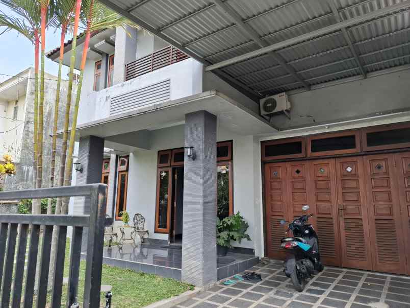 dijual rumah 2 lantai dekat kampus uin jember