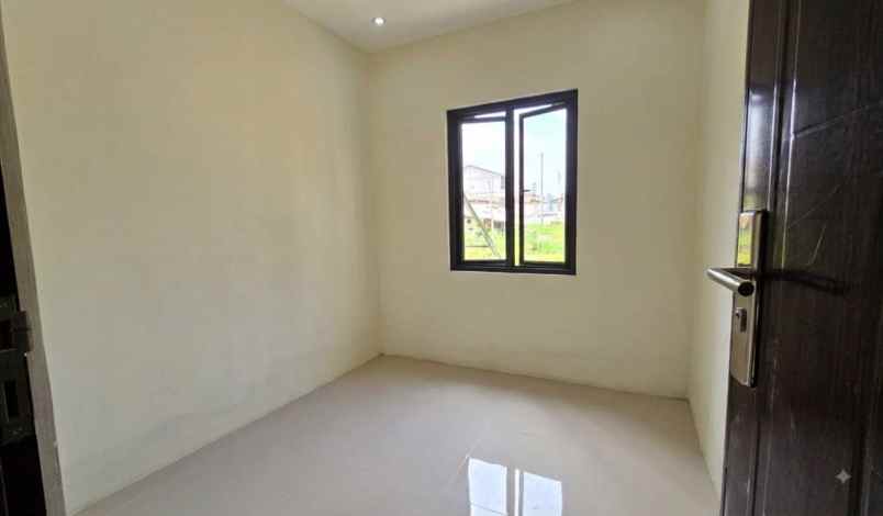 dijual rumah 2 lantai hook ready 3kt 2km cibinong