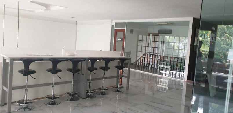 dijual rumah 2 lantai lokasi kemang jakarta selatan