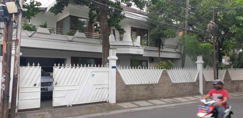 dijual rumah 2 lantai lokasi kemang jakarta selatan