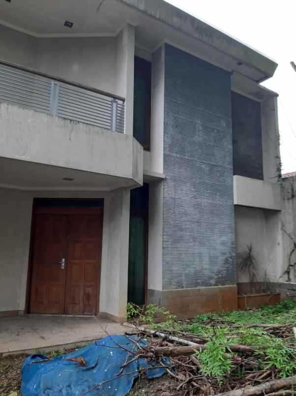 dijual rumah 2 tingkat di pondok indah