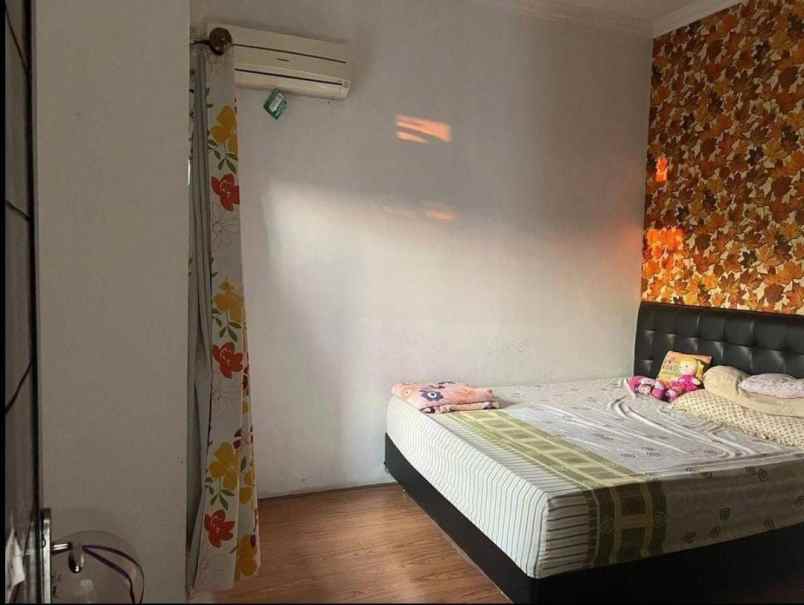 dijual rumah 48 jln jatiwaringin raya