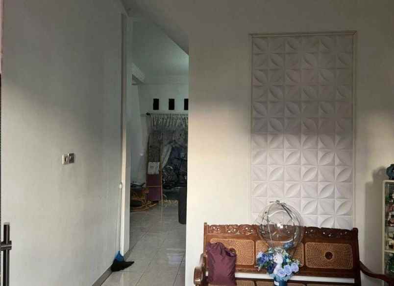 dijual rumah 48 jln jatiwaringin raya
