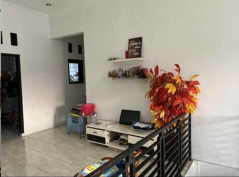 dijual rumah 48 jln jatiwaringin raya