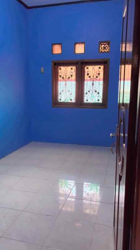 dijual rumah a 11 jalan tipar timur