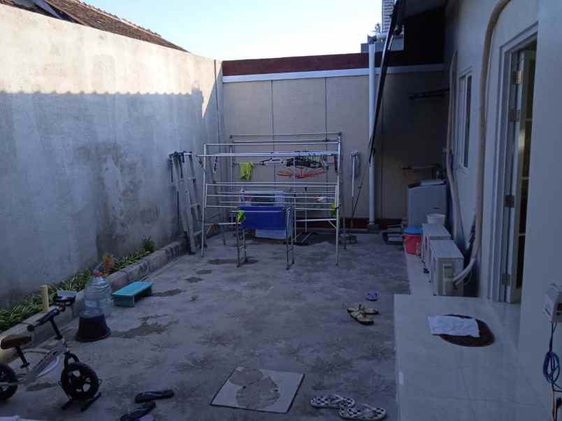 dijual rumah ambarketawang kec gamping