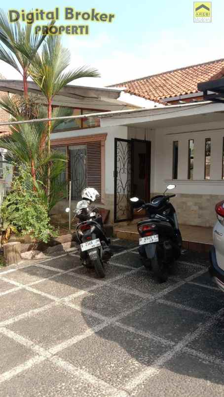 dijual rumah antapani