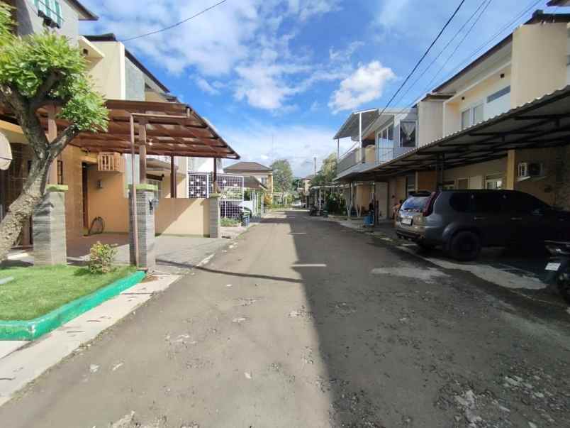 dijual rumah antapani