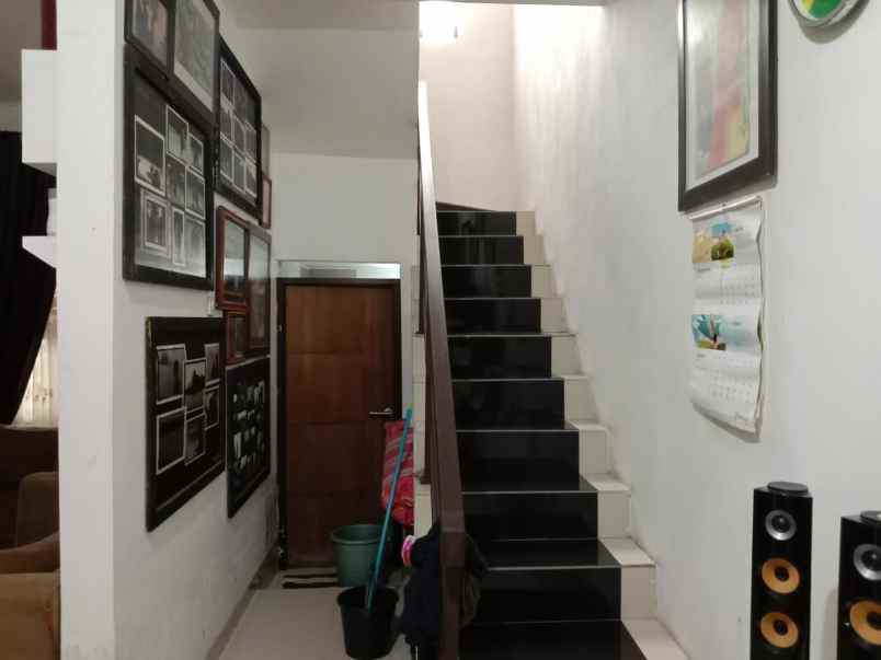 dijual rumah arcamanik