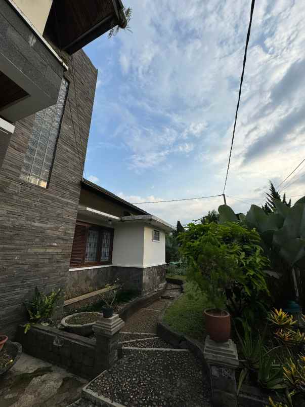 dijual rumah arcamanik