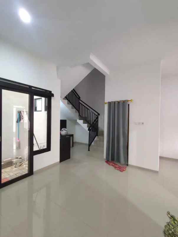 dijual rumah arcamanik