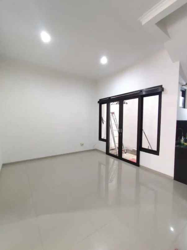 dijual rumah arcamanik