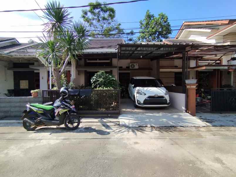 dijual rumah arcamanik