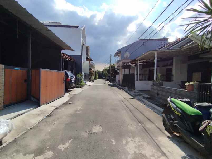 dijual rumah arcamanik