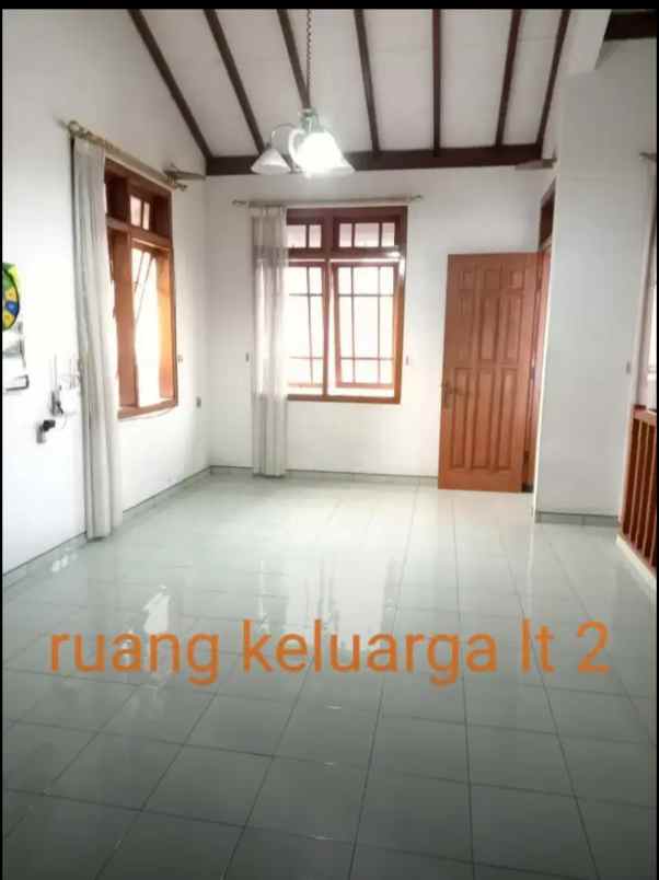 dijual rumah babatan indah