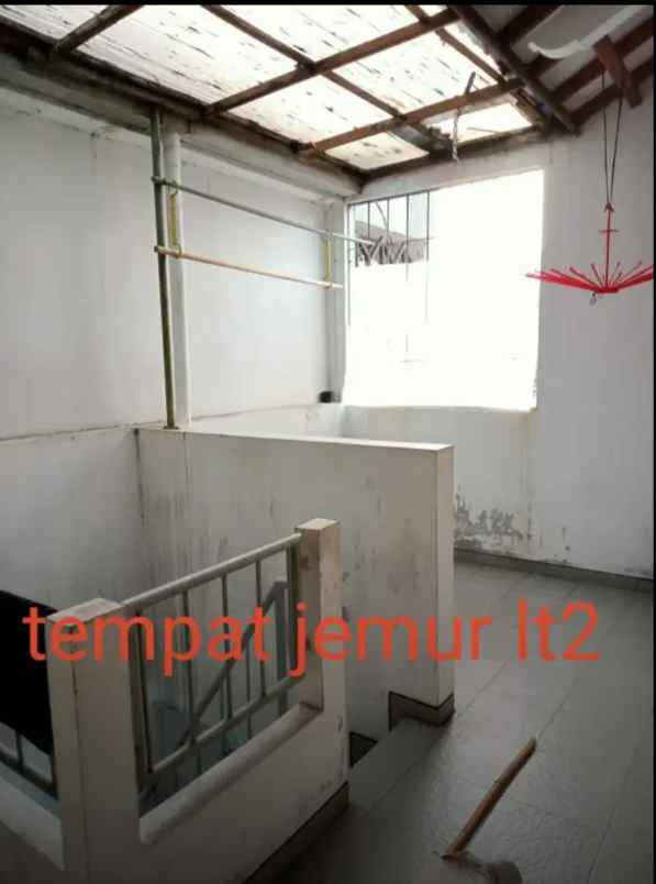 dijual rumah babatan indah