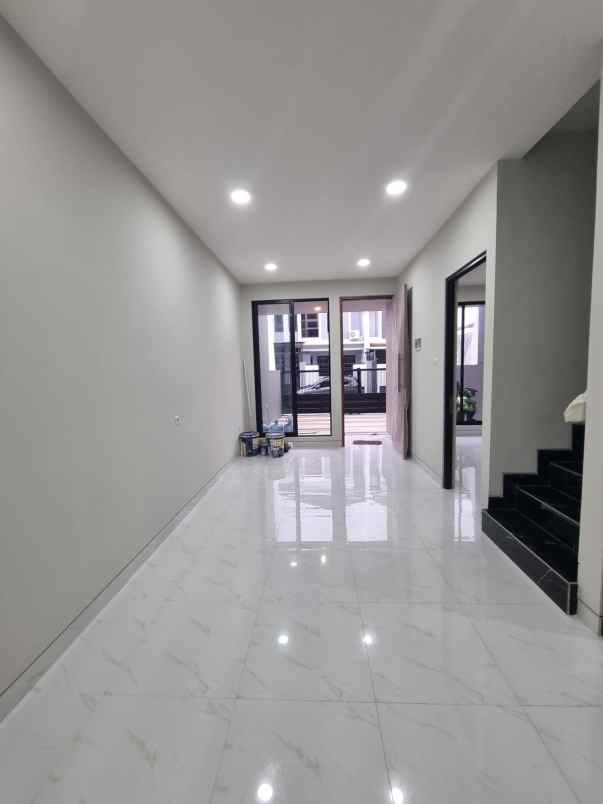 dijual rumah babatan pantai