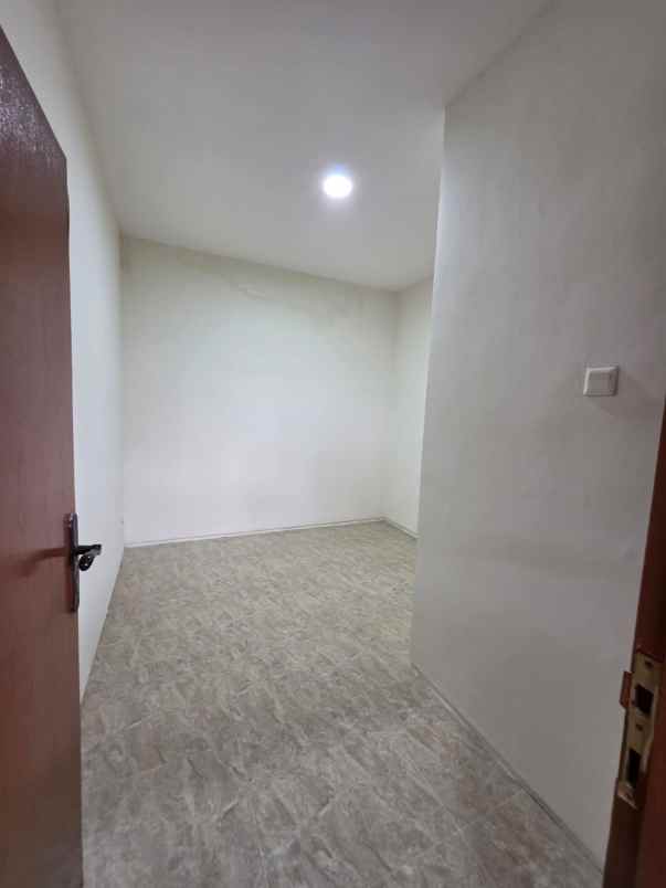 dijual rumah babatan pantai