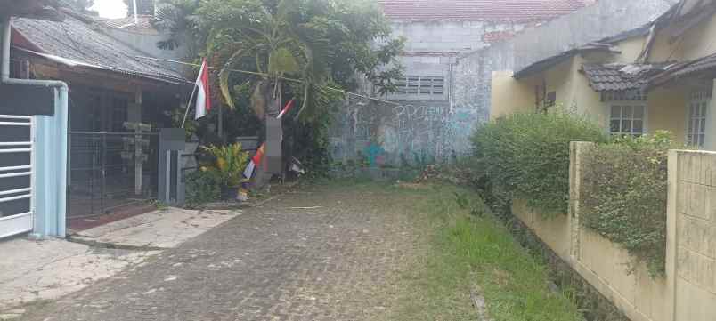 dijual rumah bangunan lama di pamulang