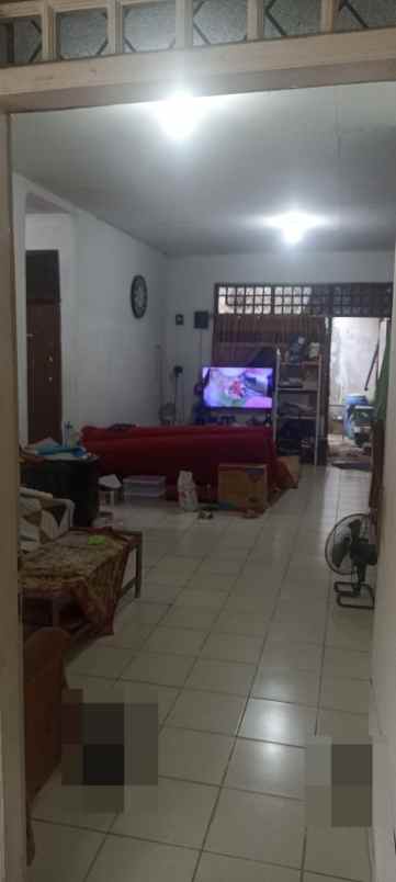 dijual rumah bangunan lama di pamulang