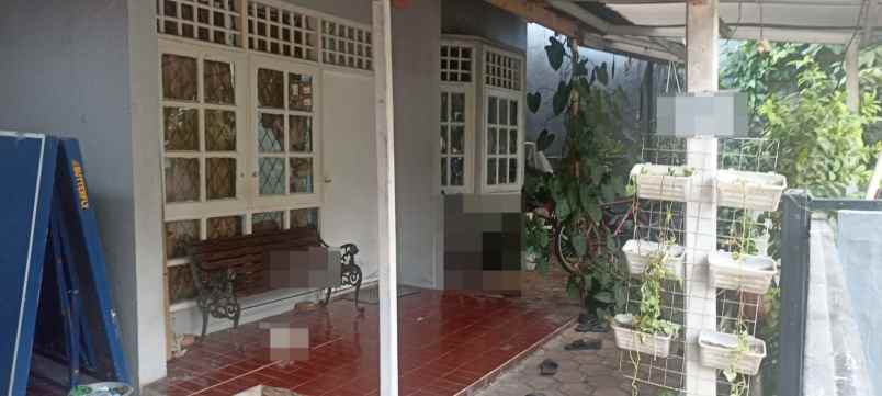 dijual rumah bangunan lama di pamulang