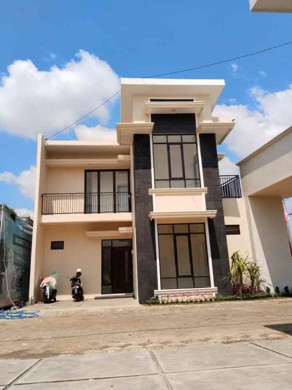 dijual rumah banjararum