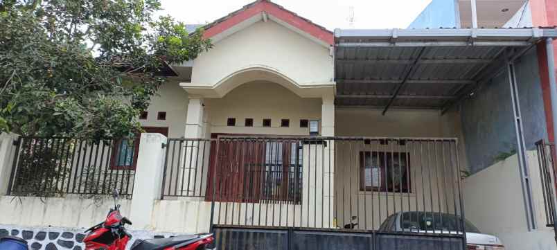 dijual rumah banyumanik