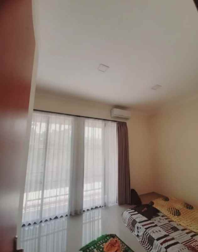 dijual rumah banyumanik