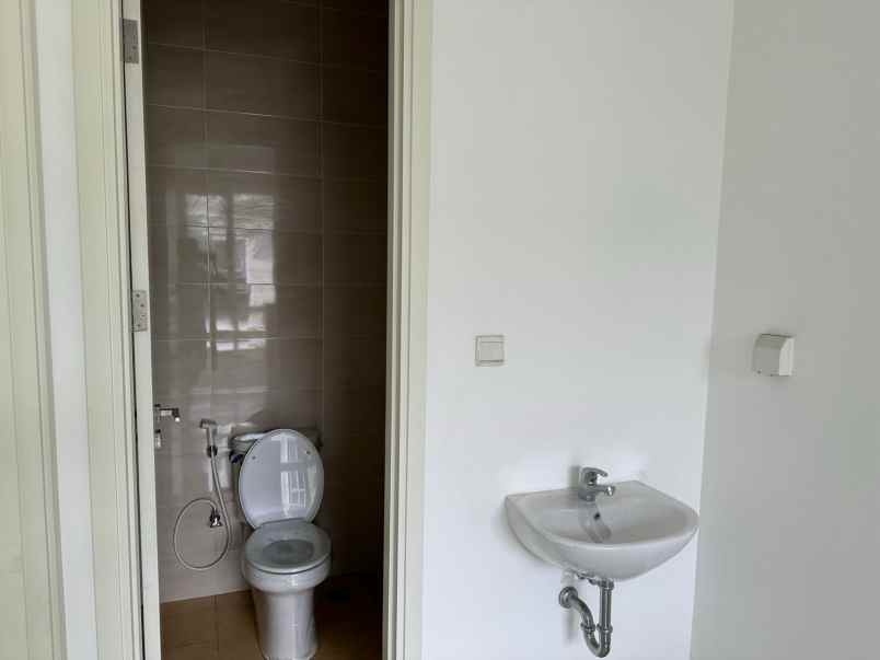 dijual rumah baru di cluster edison gading serpong