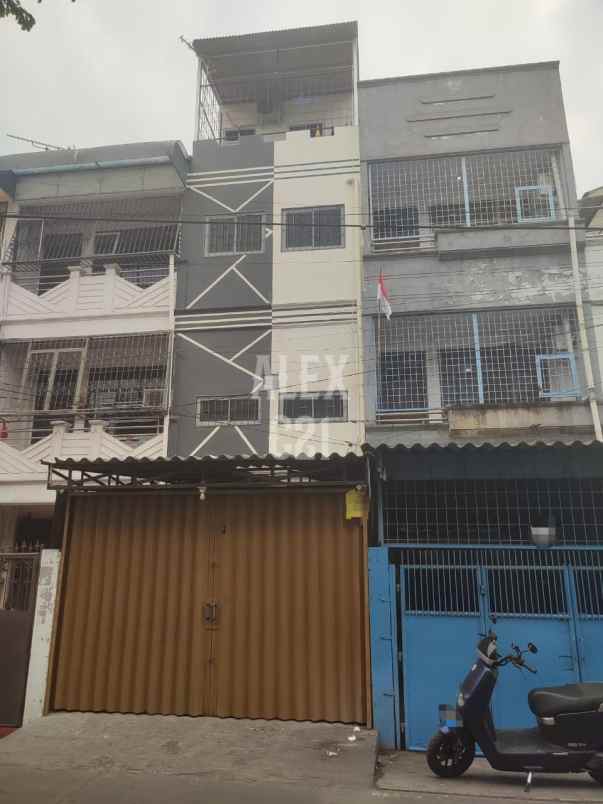 dijual rumah baru taman sari jakarta barat