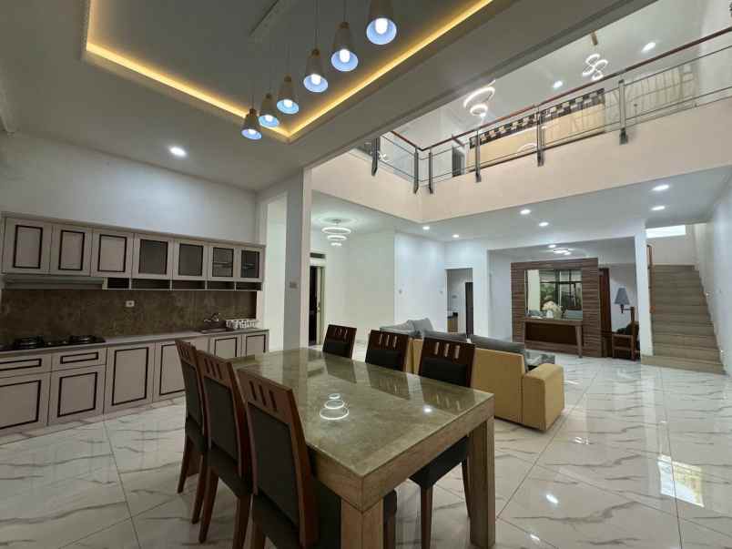 dijual rumah batununggal