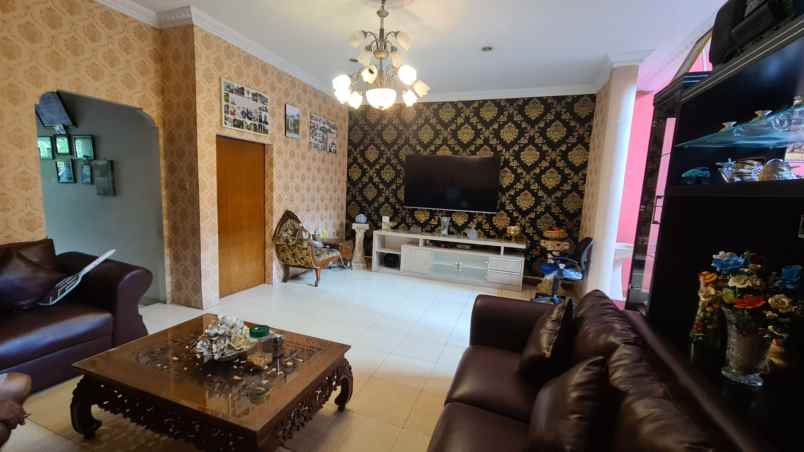 dijual rumah benhil