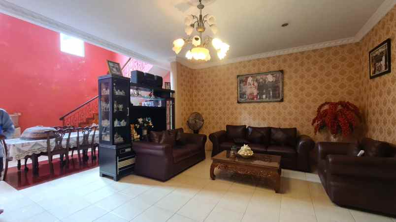 dijual rumah benhil