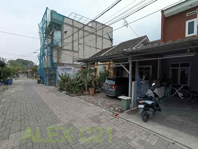 dijual rumah binong