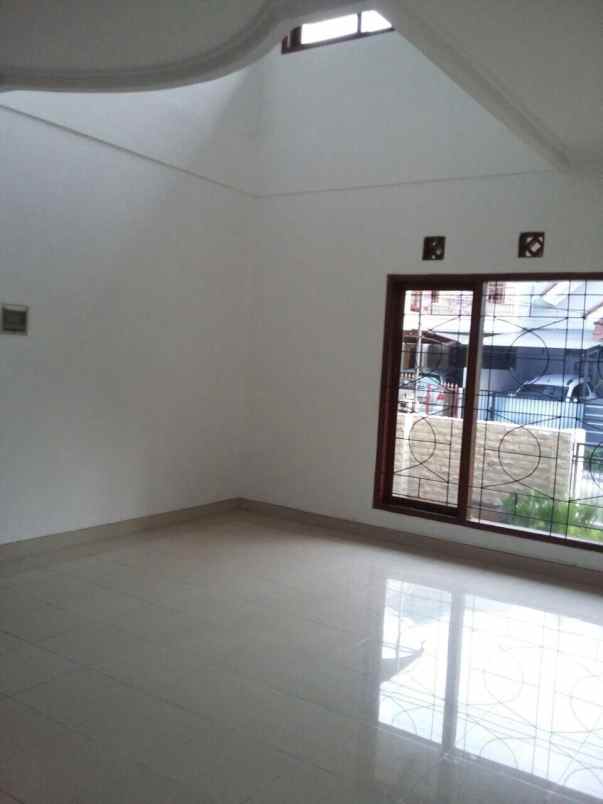 dijual rumah bintaro sektor 3