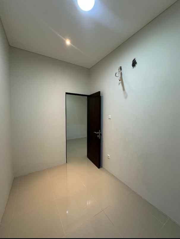 dijual rumah bintaro sektor 9