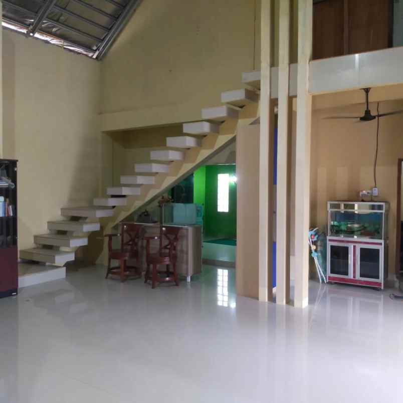 dijual rumah bulatan mewah area panam pekanbaru