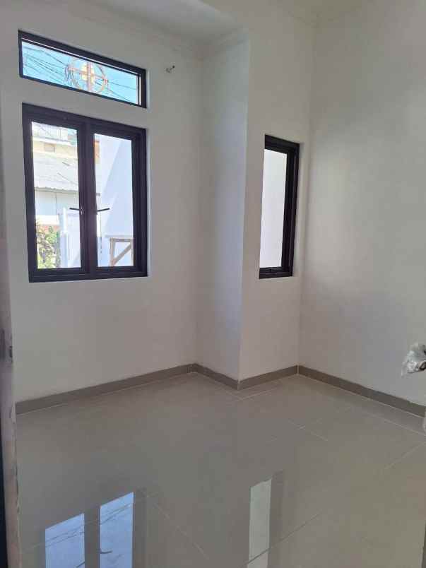 dijual rumah bumi rinjani mustikajaya