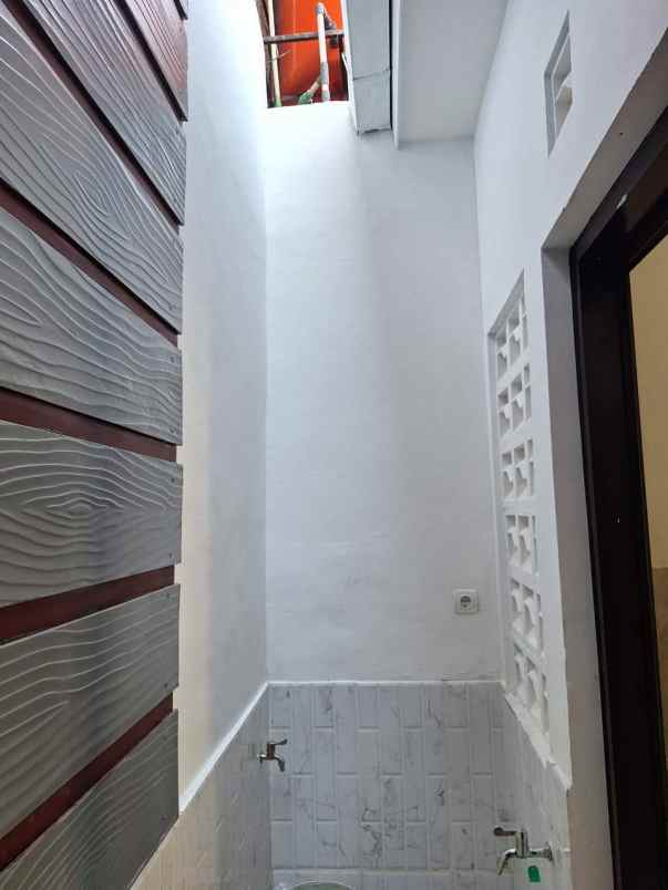 dijual rumah bumi rinjani mustikajaya