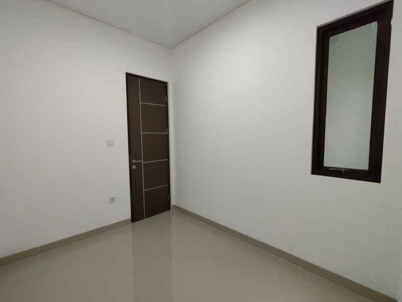 dijual rumah burangkeng