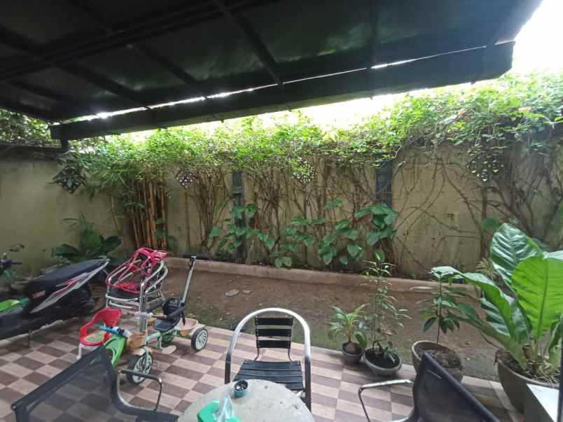 dijual rumah cantik bonus mobil jazz