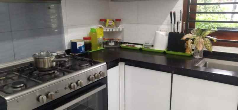 dijual rumah cantik bonus mobil jazz