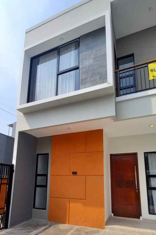 dijual rumah cantik primary kokoh jl cipayung jakarta