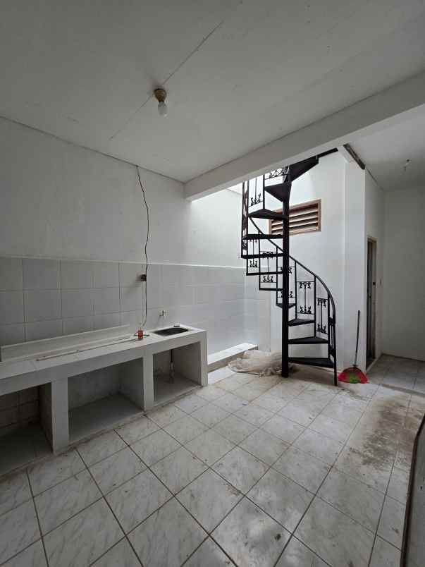 dijual rumah cempaka putih timur jakpus