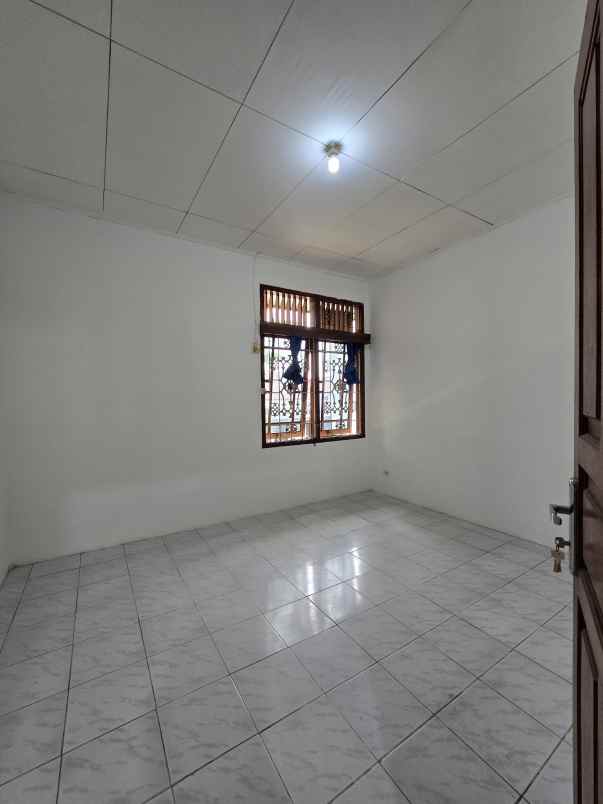 dijual rumah cempaka putih timur jakpus